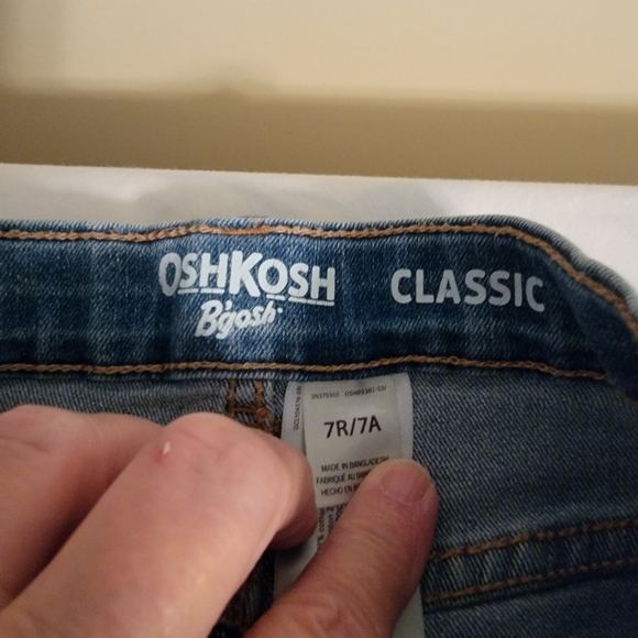 OshKosh Classic jeans, boys size 8, light wash. Great shape. Adj waist. - Picture 2 of 3
